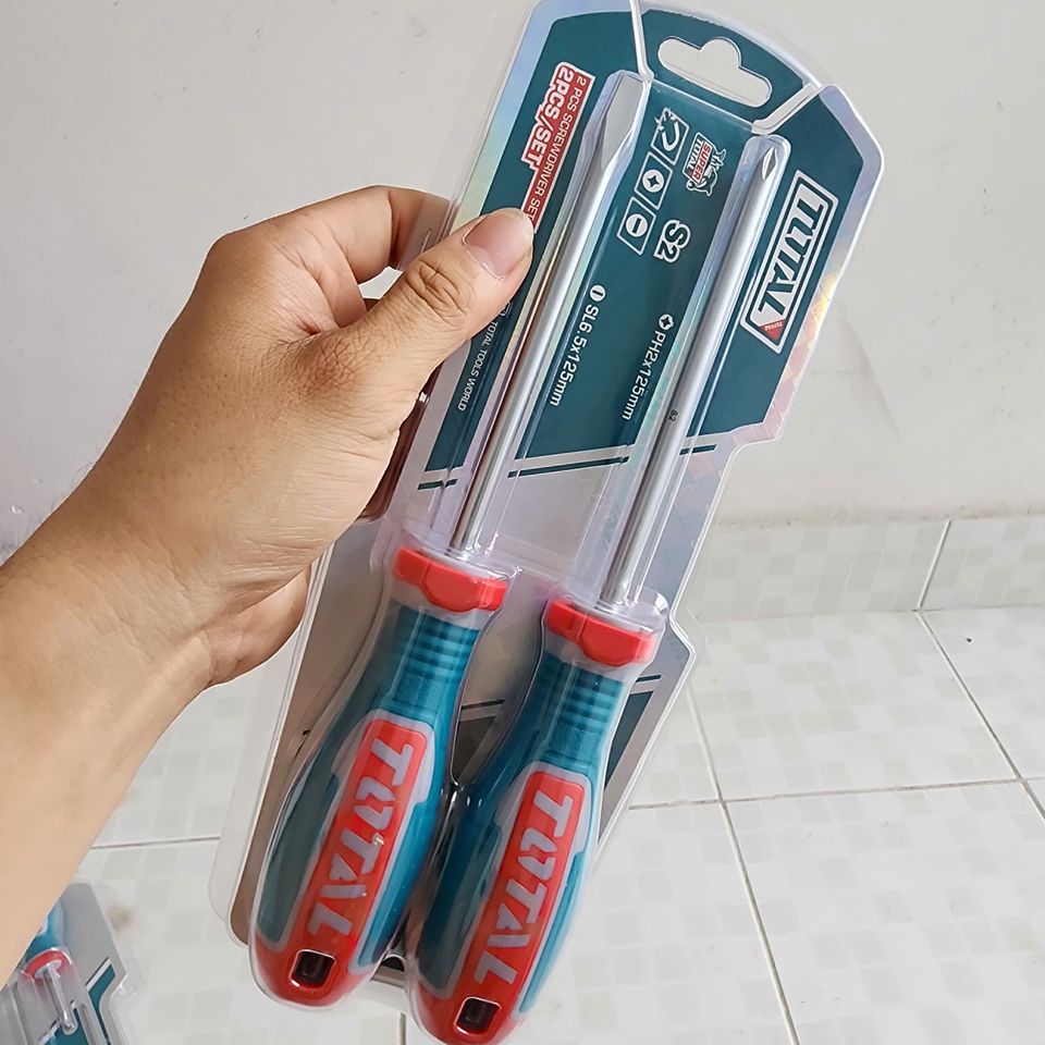 Bộ 2 Tua Vít Dẹp và Bake Total TKSDS0226 - Dụng Cụ Sửa Chữa Gia Đình Chất Lượng Cao với Tay Cầm Nhựa Bền và Tiện Lợi