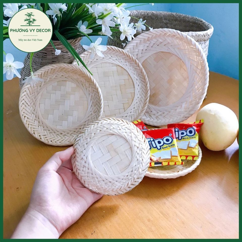Khay tre hình tròn trang trí đựng bánh kẹo và đồ ăn - Phương Vy Decor, vật dụng đa năng cho bàn ăn và chụp ảnh thực phẩm đẹp mắt