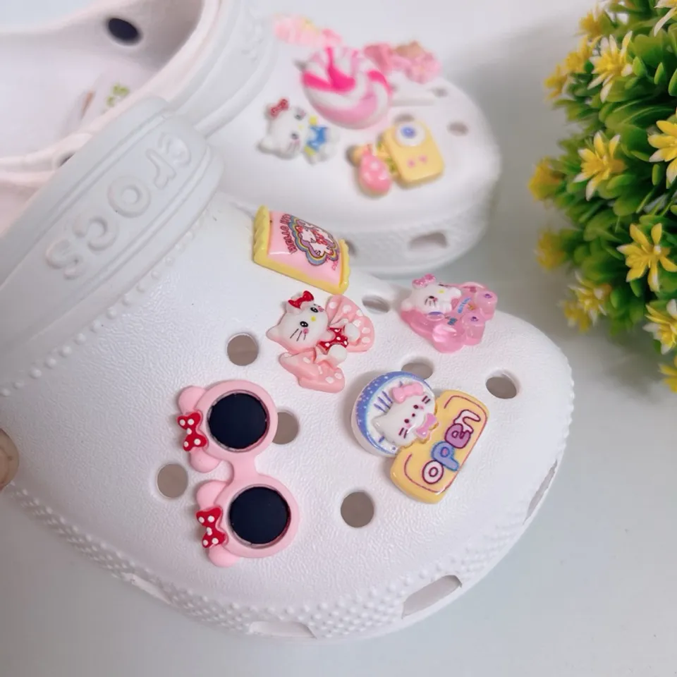 Dép Classic Trắng Mix Sticker 3D Cho Bé Gái - Tặng 12 Sticker Tùy Chọn ...