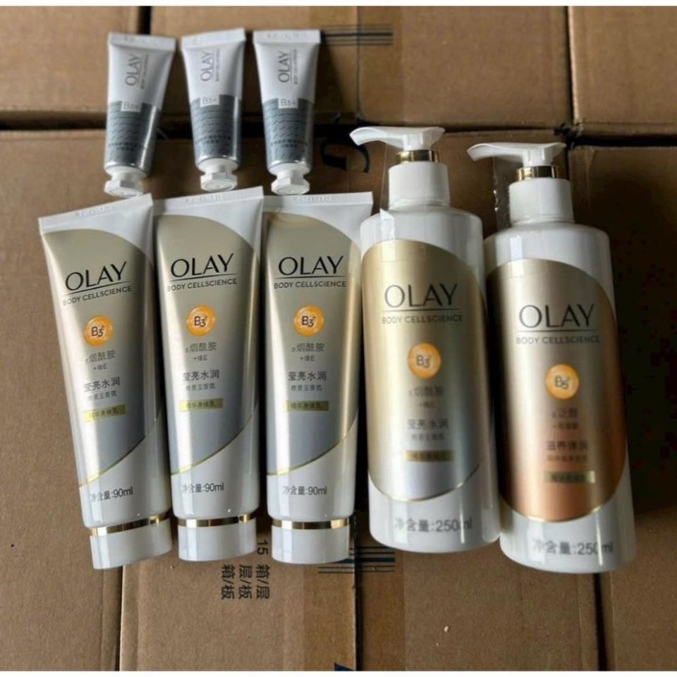 Dưỡng thể Olay B5, B3+ Vitamin C trắng da 250ml