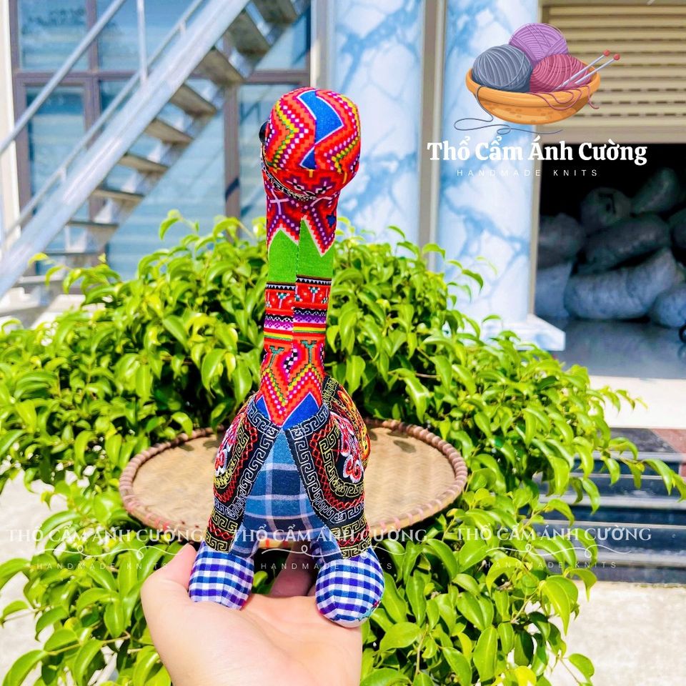 Thú Nhồi Bông Khủng Long Ăn Cỏ Thổ Cẩm Sapa - Đồ Chơi Trẻ Em An Toàn Và Đầy Y Nghĩa Tặng Bé Yêu