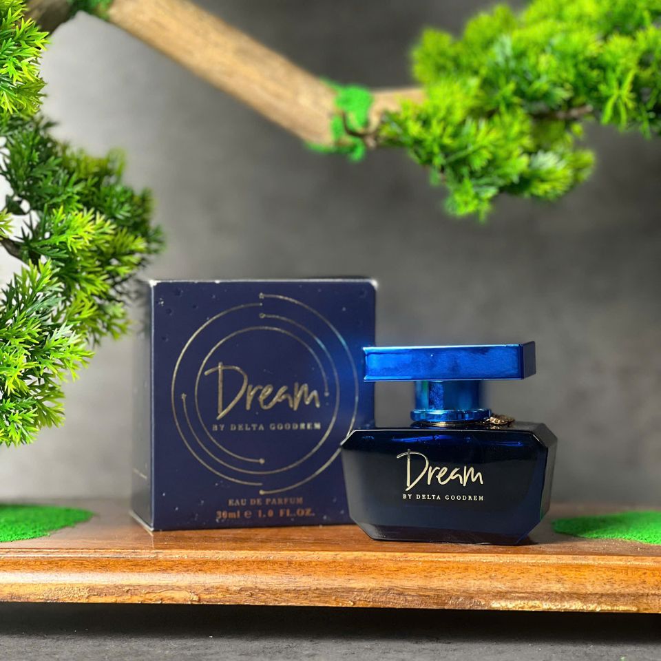 Nước Hoa Nữ Delta Goodrem Dream 30ml - Hương Hoa Cỏ Gỗ Quyến Rũ, Sang Trọng với Charm Mặt Trăng và Sao