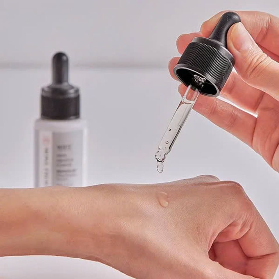 Bộ Đôi Serum Trị Nám Mona Frema - Serum White & White-Equation Reinforcing Concentrate Giúp Da Trắng Sáng, Mờ Nám Hiệu Quả