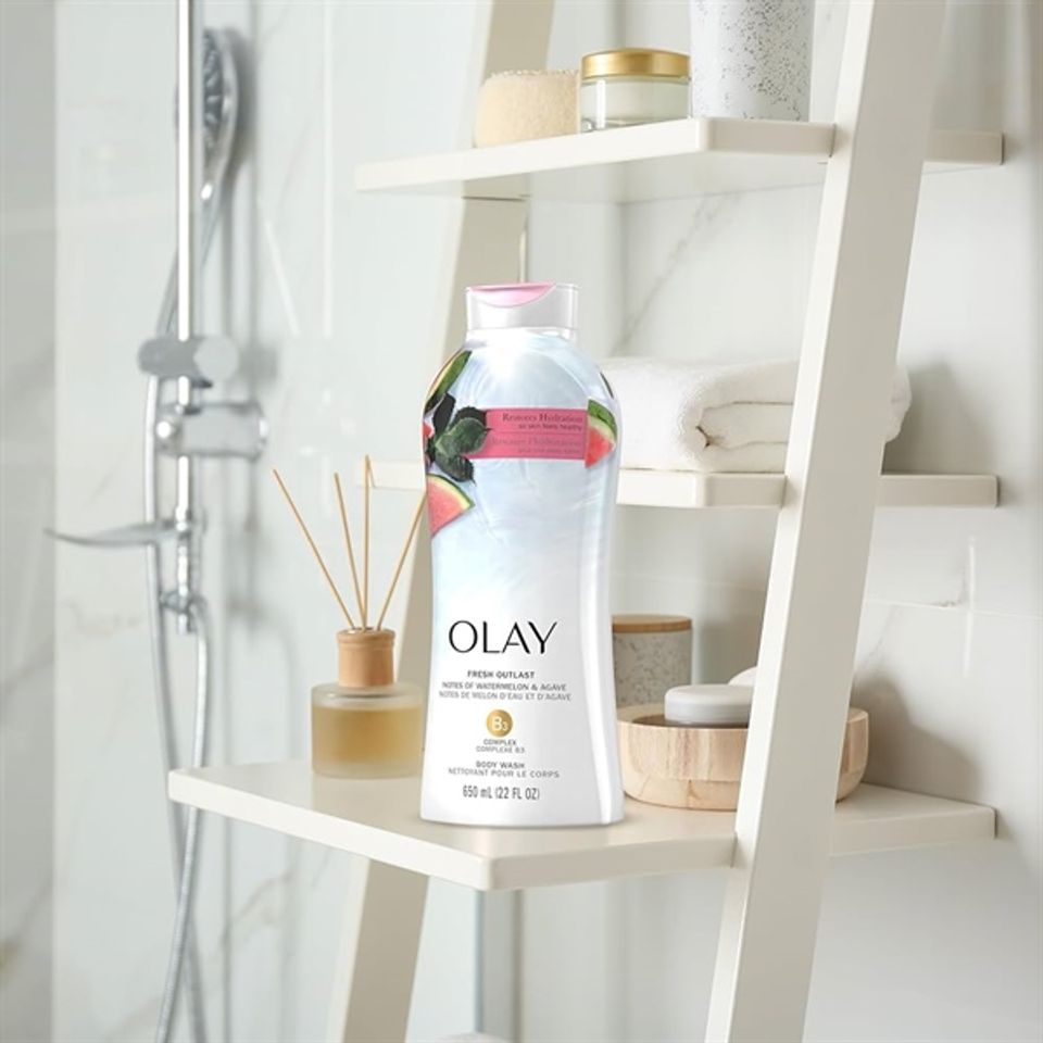 Sữa Tắm Olay Fresh Outlast Watermelon & Agave 650ml - Mát Lạnh, Dễ Chịu, Cho Làn Da Tươi Mát và Sảng Khoái