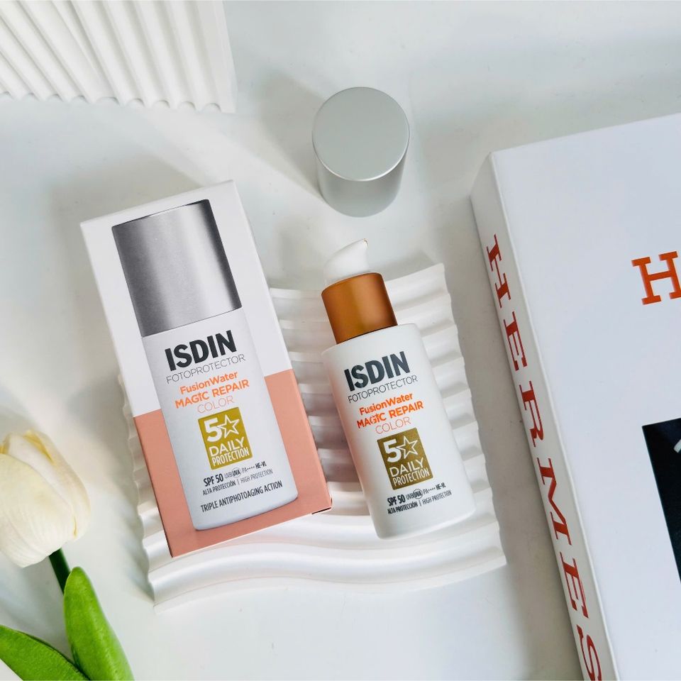 Kem Chống Nắng Trẻ Hóa Da ISDIN Age Repair Fusion Water SPF50 50ml - Bảo Vệ Da, Giảm Nếp Nhăn, Chăm Sóc Đặc Biệt cho Da Lão Hóa
