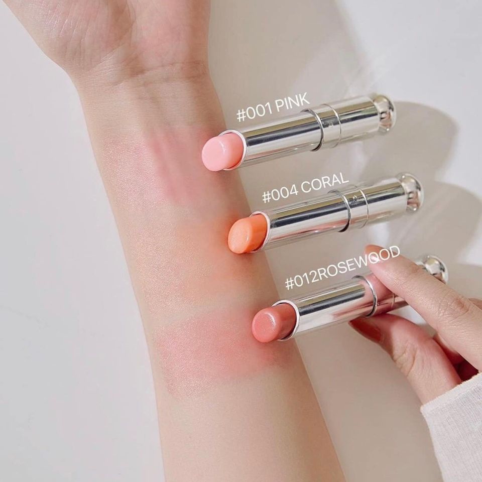 Son Dưỡng Dior Addict Lip Glow Balm 004 Coral - Màu Cam San Hô Tươi Tắn 3.2g - Đem đến Độ Ẩm Mềm Mại và Sức Sống cho Đôi Môi