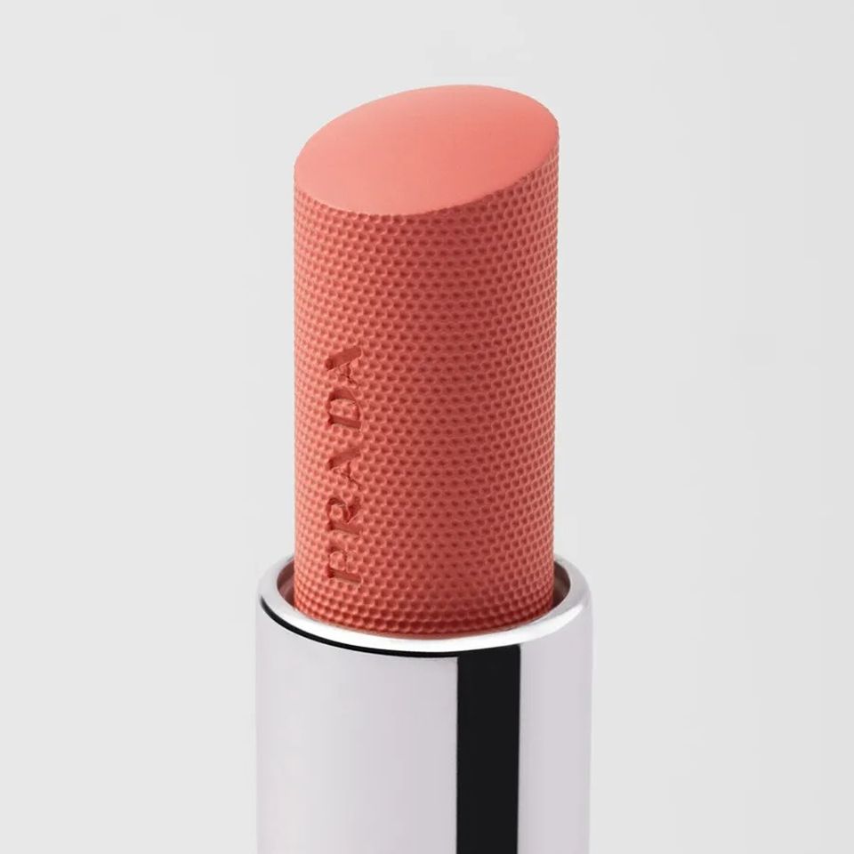 Son Dưỡng Prada Light Glowing Lipcolor U019 Nâu - Dưỡng ẩm, Màu sắc quyến rũ và Sang trọng cho Đôi môi Tươi tắn