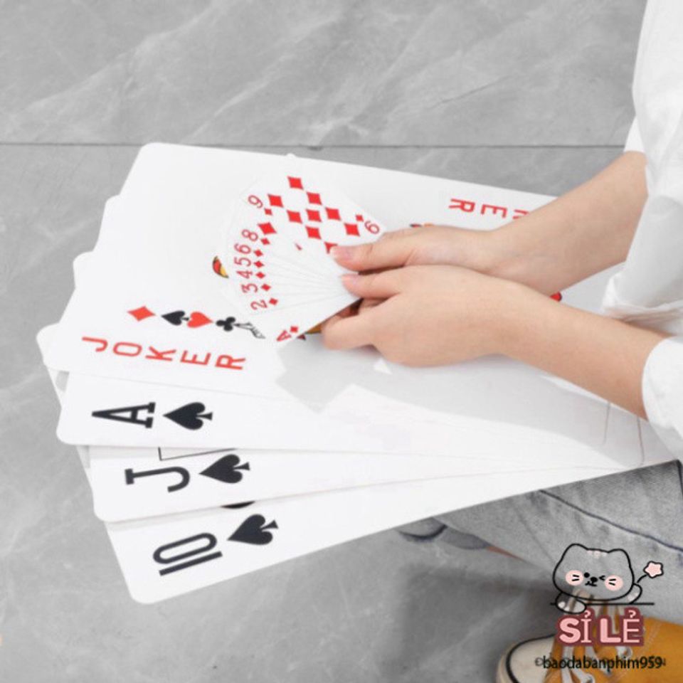 Bộ Bài Tây Poker Khổng Lồ A4 - Chất Liệu Bìa Cứng Sang Trọng, Trải Nghiệm Chơi Bài Thú Vị Cho Trẻ Em và Người Lớn