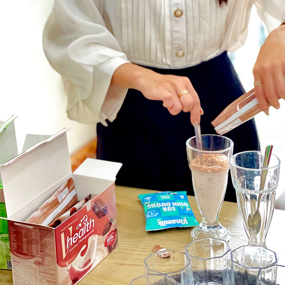 Ngũ Cốc Dinh Dưỡng Vhealth Socola - Bổ Sung Năng Lượng, Tăng Cường Miễn Dịch, Phù Hợp Người Bận Rộn (10 Gói)