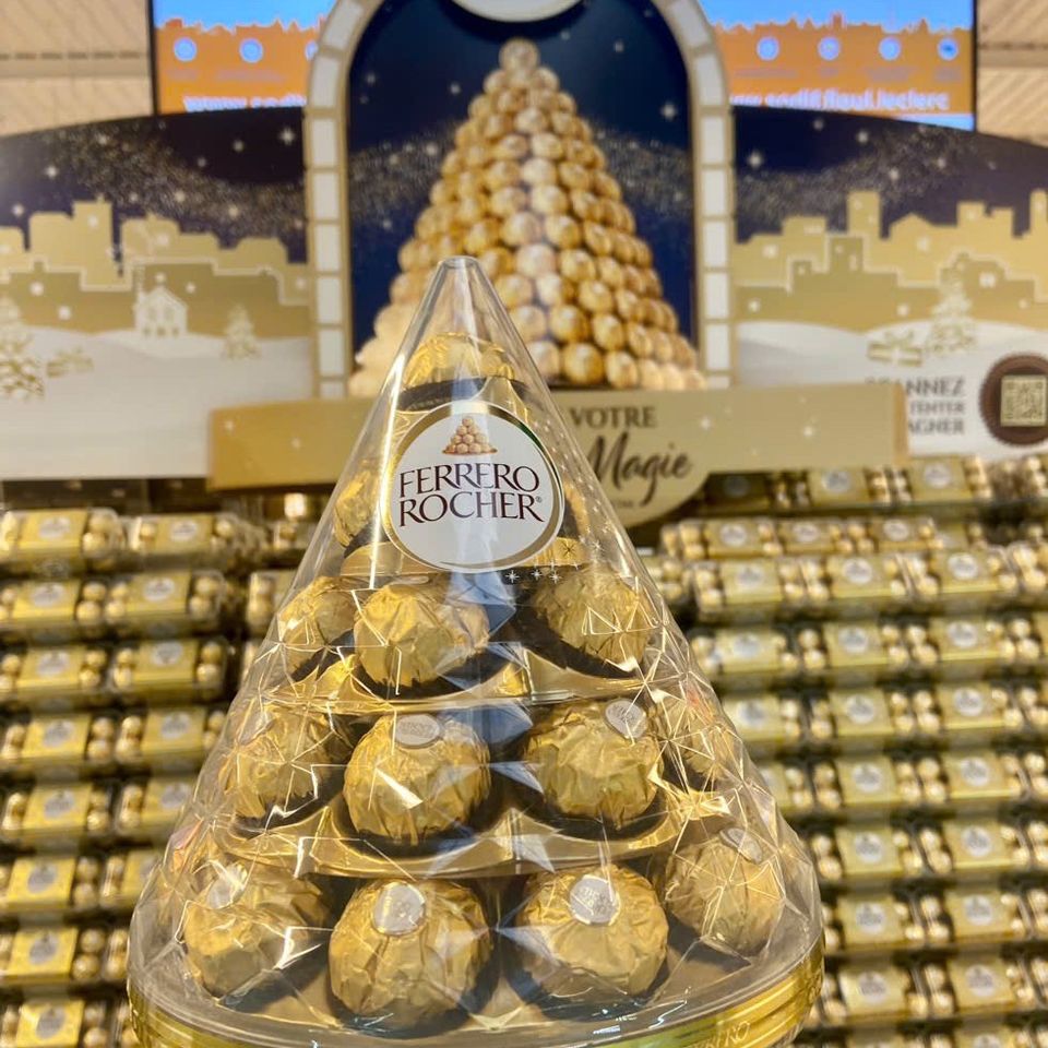 Tháp Socola Ferrero Rocher 28 Viên - Quà Tặng Sang Trọng từ Pháp, Socola Nhân Hạt Dẻ Bọc Sữa, Hộp Đẹp Mắt