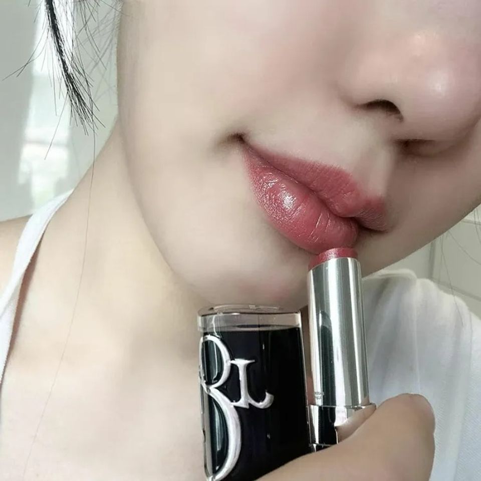 Son Dưỡng Dior Addict Refill 525 Chérie Hồng Đào - Dưỡng ẩm Mềm mại, Độ Bóng Tự Nhiên Cho Đôi Môi Quyến Rũ, Hàng Chính Hãng