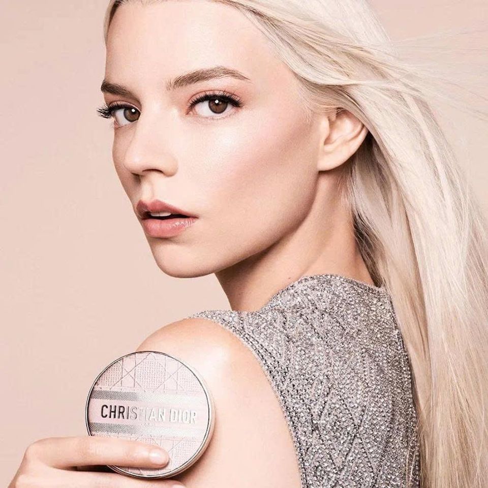 Vỏ Hộp Phấn Nước Dior Forever Cushion Case Chính Hãng Limited Edition Màu Hồng Nhạt - Trang Điểm Sang Trọng và Phong Cách Nữ Tính