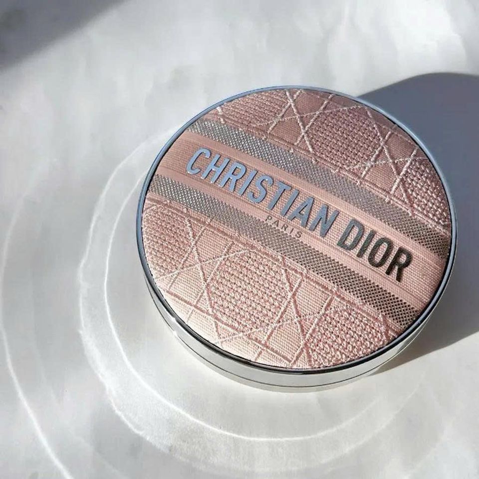 Vỏ Hộp Phấn Nước Dior Forever Cushion Case Chính Hãng Limited Edition Màu Hồng Nhạt - Trang Điểm Sang Trọng và Phong Cách Nữ Tính
