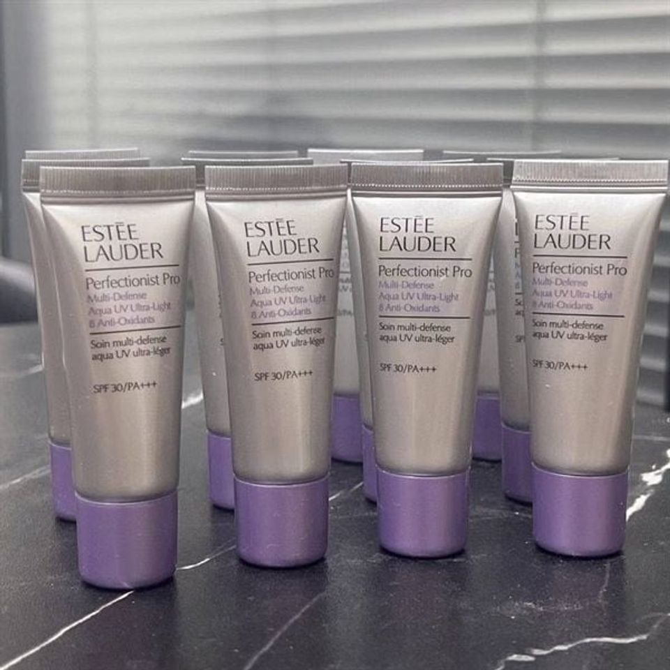 Kem Chống Nắng Estée Lauder Perfectionist Pro Aqua UV Ultra-Light SPF30/PA+++ 30ml - Bảo Vệ Da Tối Ưu, Chính Hãng, Phục Hồi Làn Da Rạng Rỡ