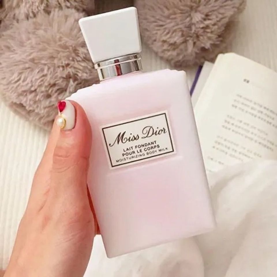 Sữa Dưỡng Thể Miss Dior Lait Fondant Pour Le Corps 200ml - Dưỡng Ẩm Mềm Mại và Hương Thơm Quyến Rũ cho Làn Da Sáng Khỏe