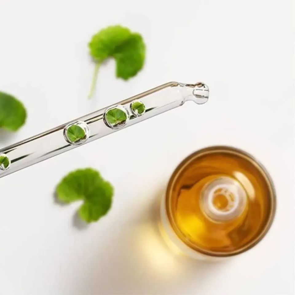Tinh Chất Rau Má Skin1004 Madagascar Centella Ampoule 100ml - Giảm Mụn, Phục Hồi Da, Dưỡng Ẩm Cho Da Nhạy Cảm Chính Hãng