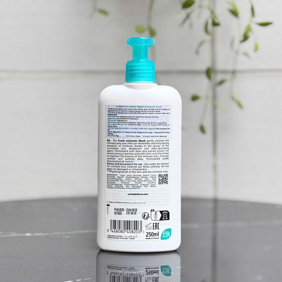 Dung Dịch Vệ Sinh Phụ Nữ Corine de Farme Fresh 250ml - Làm Sạch, Tạo Cảm Giác Tươi Mát, Khử Mùi Dịu Nhẹ, Chiết Xuất Lô Hội