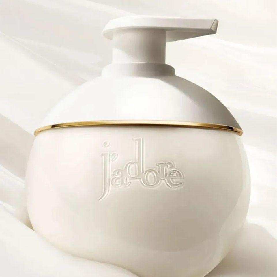 Sữa Dưỡng Thể Dior J’adore Les Adorables 200ml - Body Milk Sang Trọng Giúp Làm Trắng Da, Cung Cấp Độ Ẩm, Hương Thơm Quyến Rũ