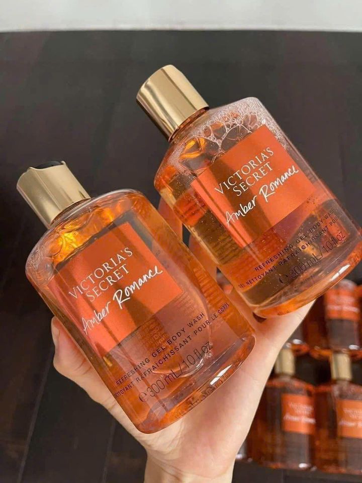 Sữa Tắm Victoria's Secret Amber Romance 250ml - Gel Nước Hoa Hương Ngọt Ấm Quyến Rũ, Dưỡng Ẩm và Làm Sạch Da