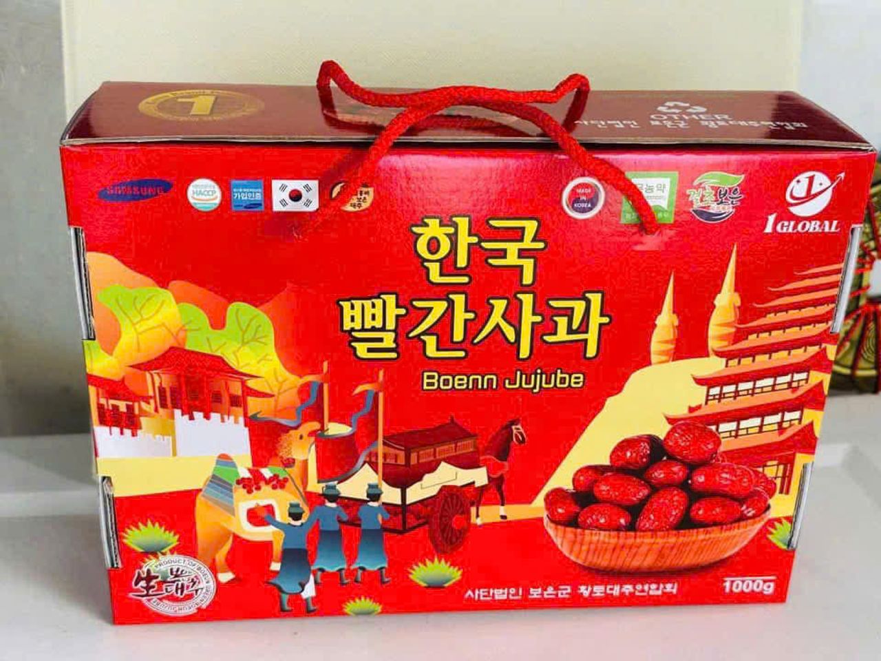 Táo Đỏ Hàn Quốc Samsung 1kg (Hộp Đỏ) – Giàu Dinh Dưỡng, Giải Độc, Ngon Lành và Bổ Dưỡng Cho Sức Khỏe