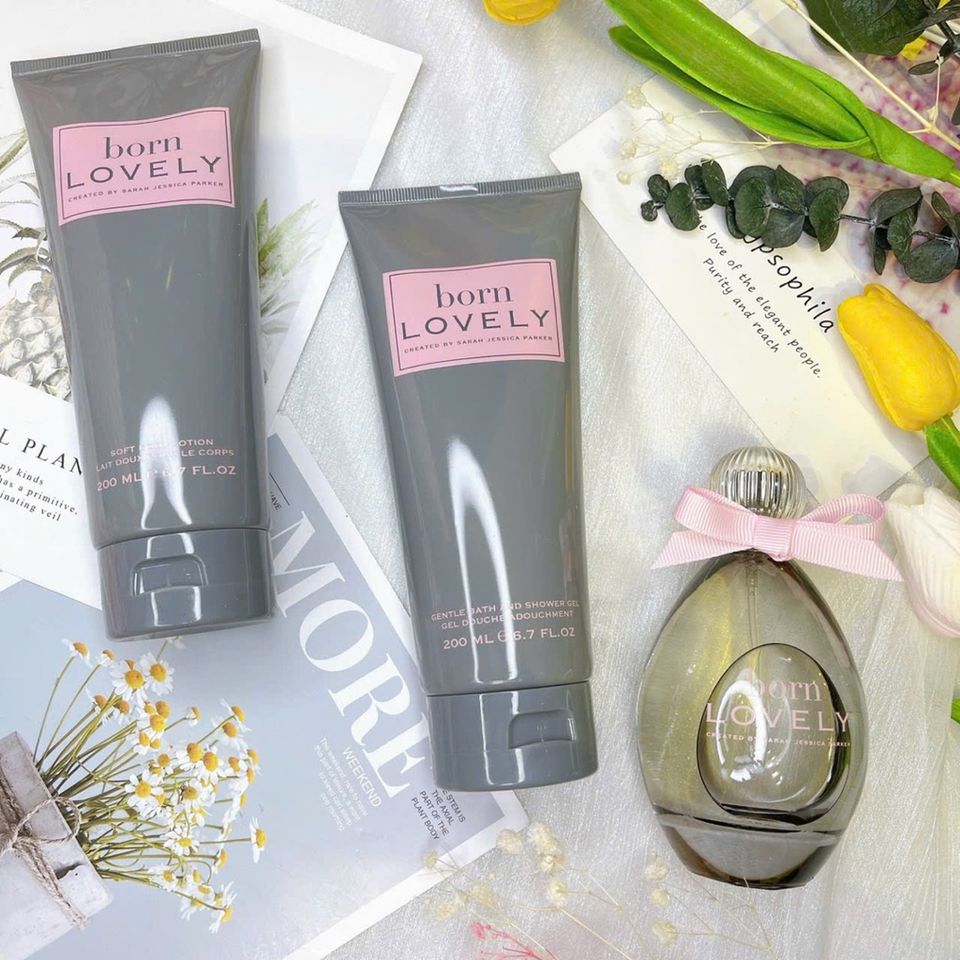 Set nước hoa Born Lovely gồm Nước hoa 100ml, Body lotion 200ml, Sữa tắm 200ml. 629390