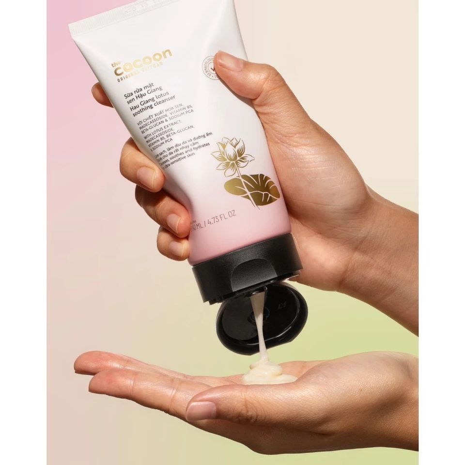 [B E B U]  Sữa Rửa Mặt Sen Hậu Giang Cocoon Lotus Soothing Cleanser 50ml