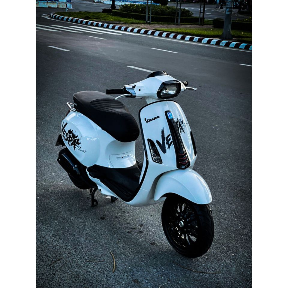 tem rời vespa trắng sprin mẫu đẹp ảnh chụp thực tế , tem 3 lớp bền màu - Decal Cao Cấp Nhất