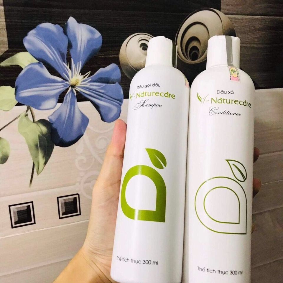 [Chính hãng] Dầu gội đầu V - Naturecare 330ml - Bảo vệ và giúp tóc óng ả, mượt mà
