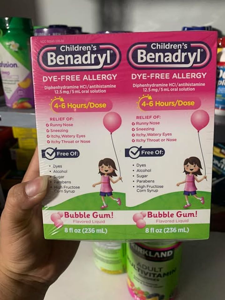 Siro chống dị ứng cho bé Children’s Benadryl Dye-Free Allergy Liquid Bubble Gum 236ml x2