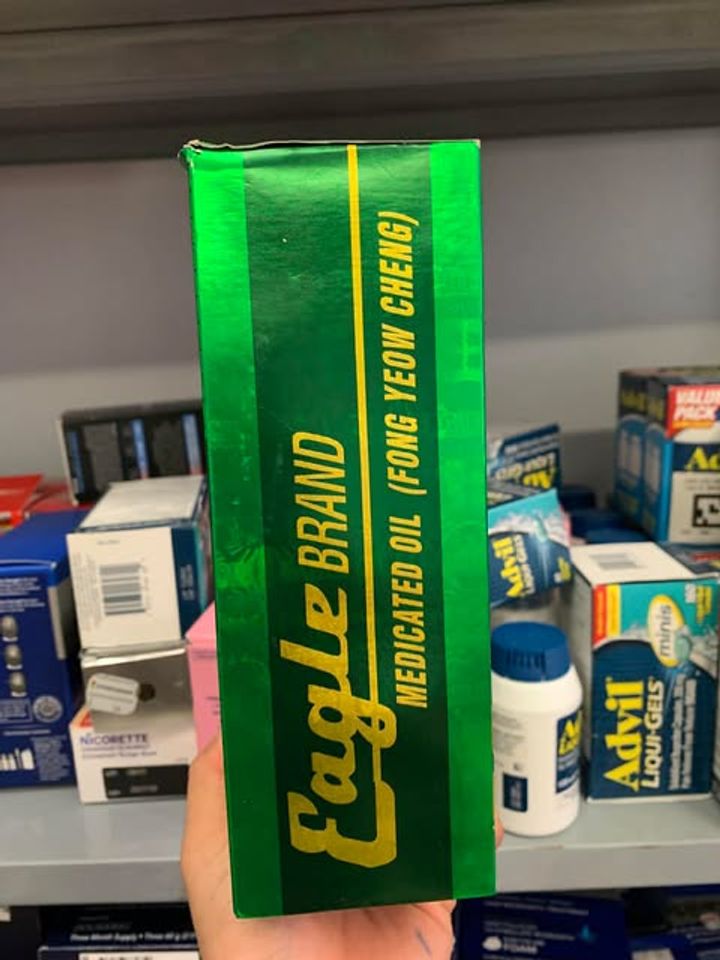 Dầu xanh con ó mỹ Con Ó của Mỹ Eagle Brand Medicated Oil One Dozen nguyên hộp