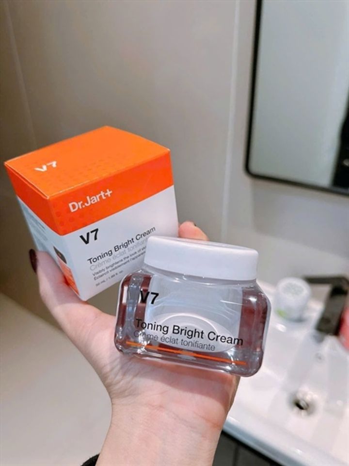 Kem dưỡng da Dr.Jart+ V7 Toning Light 50ml dưỡng trắng
