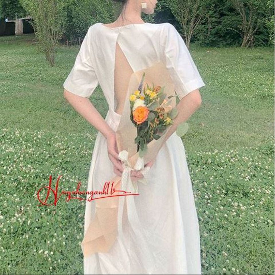 Đầm trắng tiểu thư tay lỡ