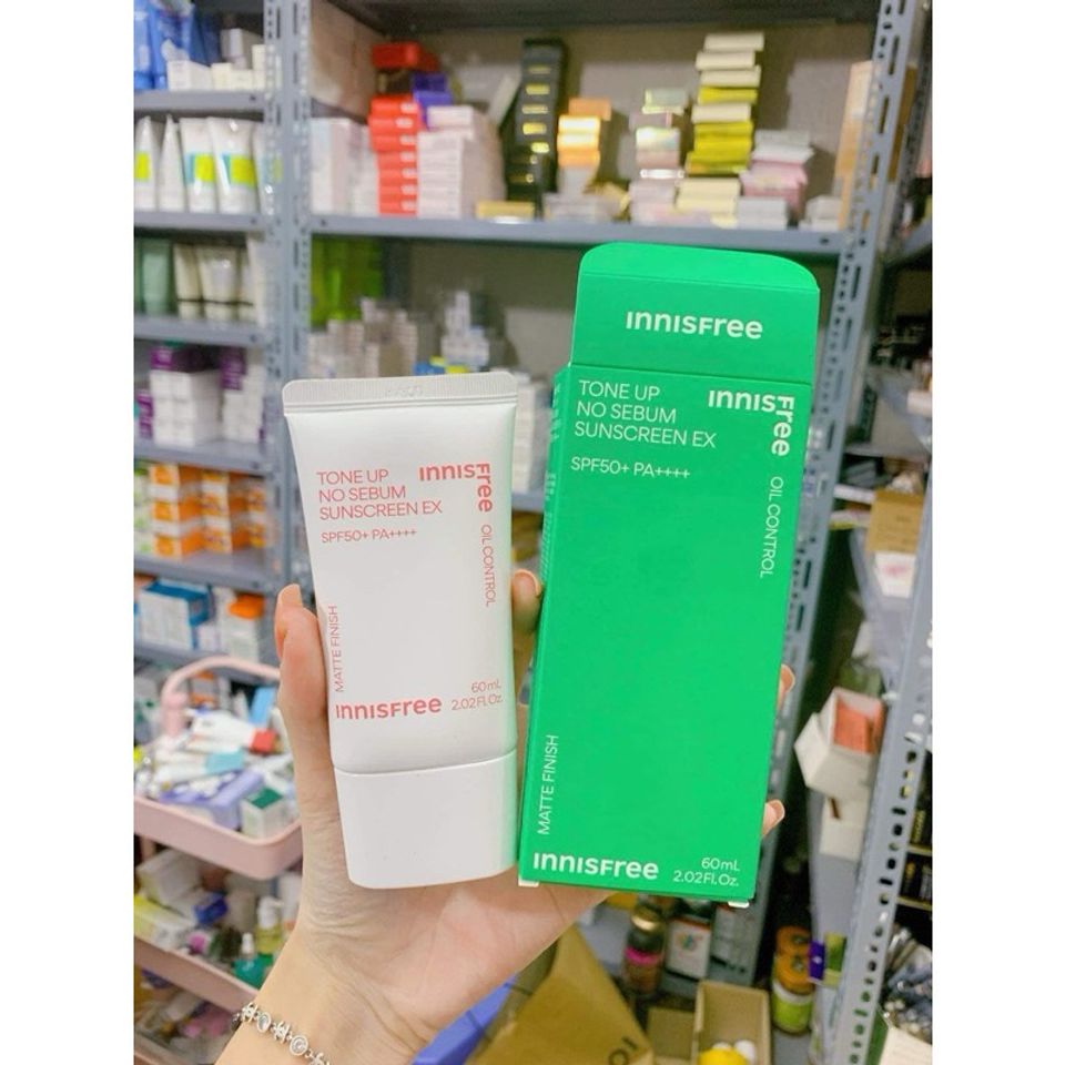 Kem Chống Nắng Nâng Tone, Kiềm Dầu Innisfree Tone Up No Sebum Sunscreen SPF50/PA++++ 50ml