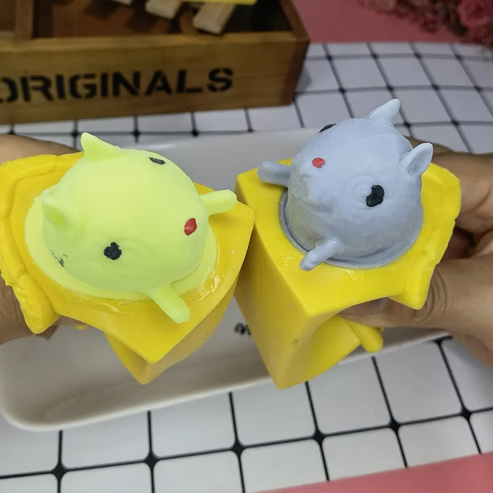 SÓC TRỐN TRONG CHUỒNG Squishy chip và đêm mềm mịn dễ thương chân thực ...